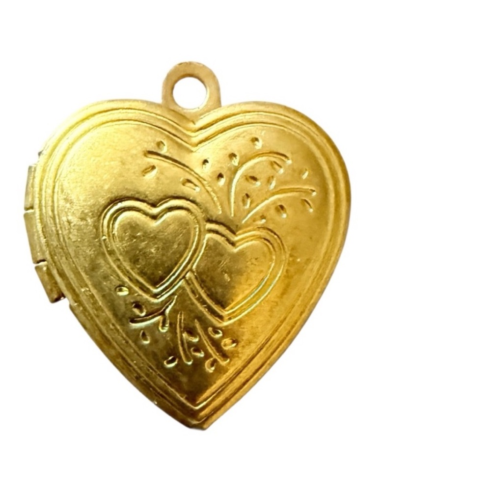 Vintage Sweet Dainty Heart Shaped Locket with Carved Design, Functional!